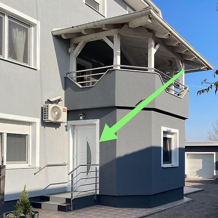 Scitarjevo 4 Stars Rooms Near Airport מראה חיצוני תמונה