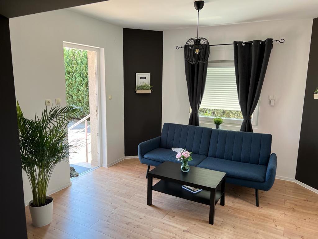 Scitarjevo 4 Stars Rooms Near Airport מראה חיצוני תמונה